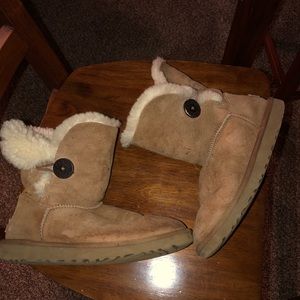 Women’s uggs!